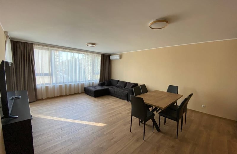 Долгосрочная аренда современной 3-комнатной квартиры, район Бриз, Варна, Болгария